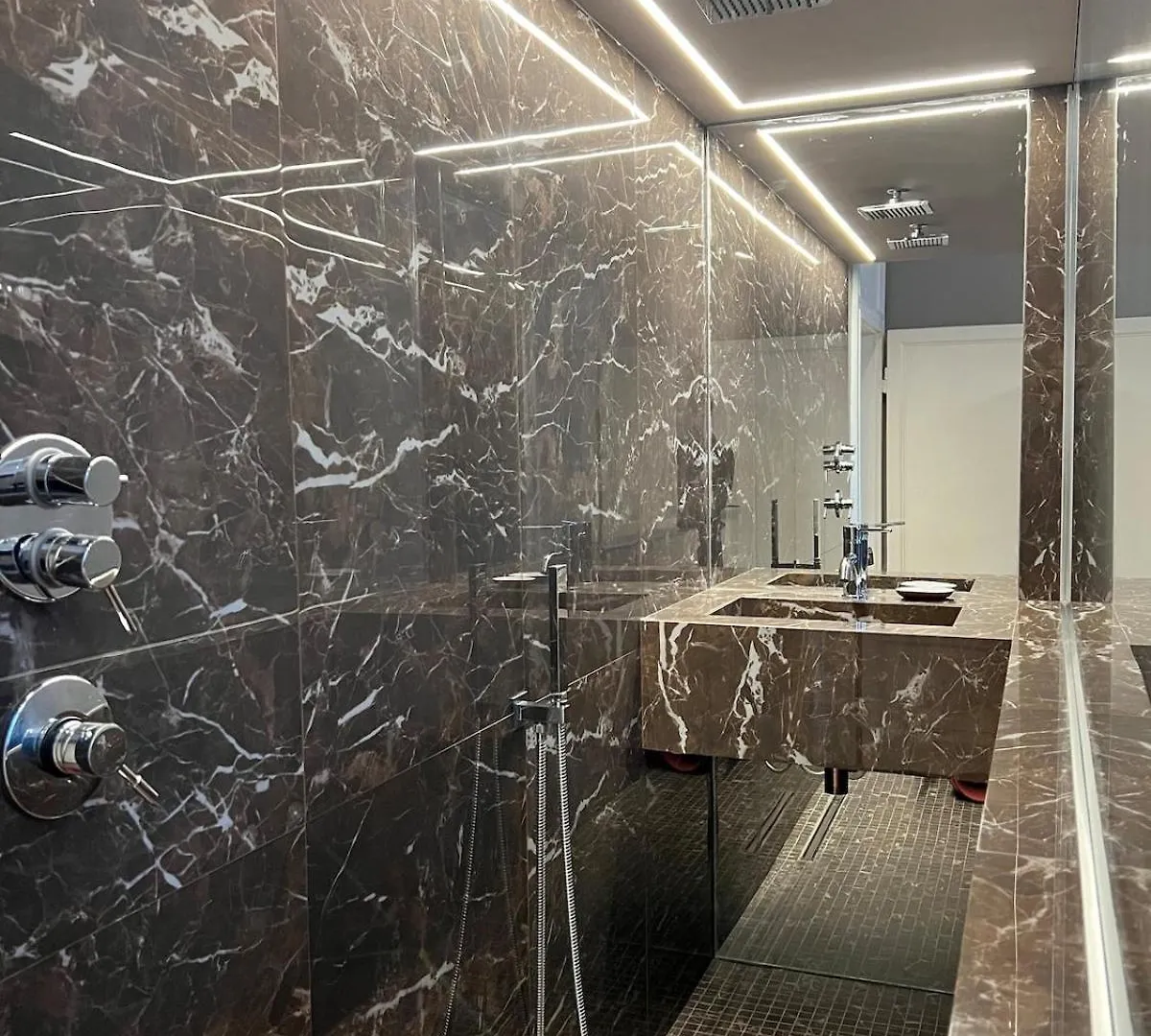 Comfort Ed Eleganza Tra Villette Liberty Milanesi 0*, Milan
